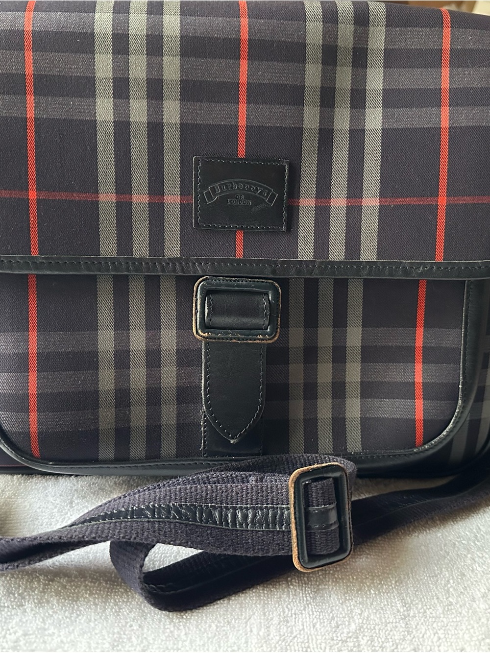 Burberry Nova Check Messenger Crossbody Bag Navy Leather Canvas Laptop Bag - Picture 2 of 13